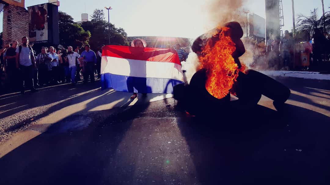 paraguai em chamas