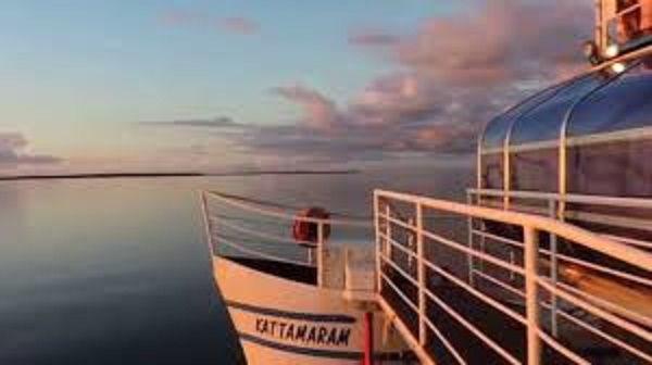 Itaipu Kattamaram volta a operar nesta quarta-feira, 17 2 kattamaram itaipu2