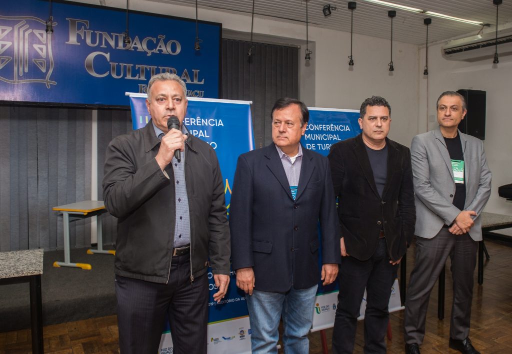 Carlos Silva presidente do Comtur na abertura da pré conferência foto Marcos Labanca