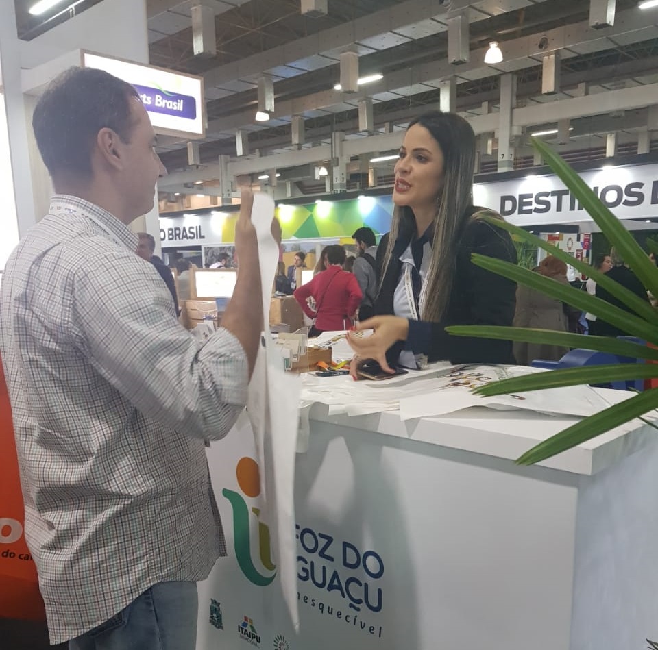 Grupo Macuco Safari leva a exuberância das águas do Destino Iguaçu à ABAV Expo 2019 2 Dione stand 1