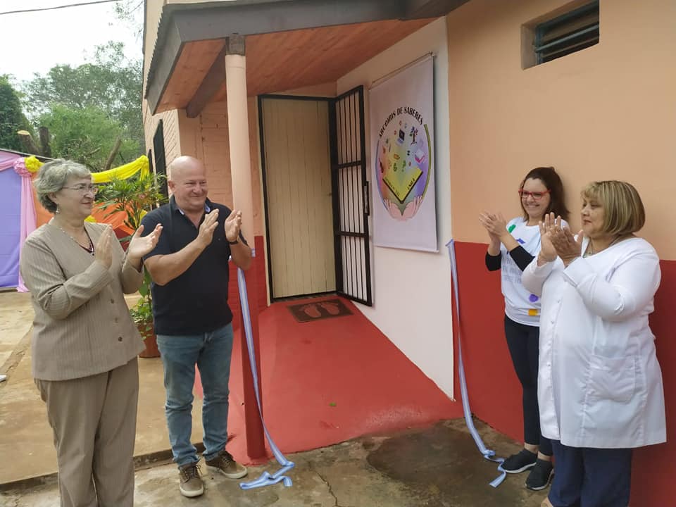 Projeto de extensão da UNILA inaugura biblioteca em escola de Puerto Iguazú 1 Foto 01