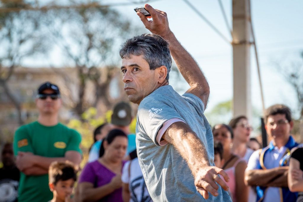 Arremesso de Celular abre temporada de eventos da Itaipu para a comunidade. Veja fotos! 1 arremesso celular 1