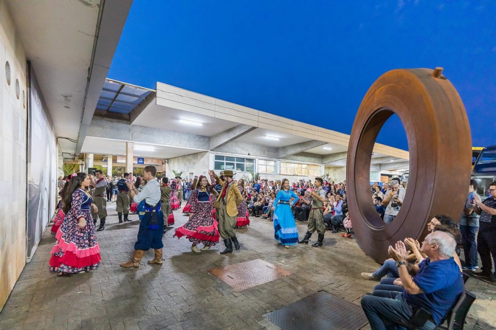 Semana Farroupilha dobra o número de visitantes na Iluminação da Itaipu 1 itaipu farroupilha1