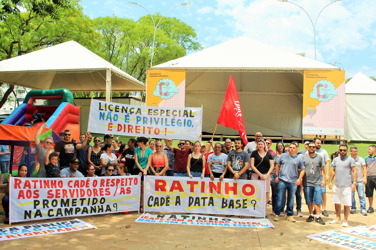 Movimento reuniu servidores de várias categorias