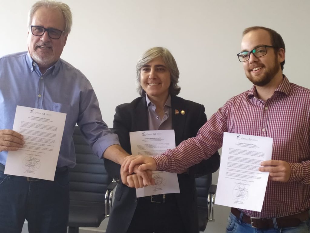 Cidades das Três Fronteiras poderão ter projeto integrado de educação ambiental sobre resíduos sólidos 2 Representantes do Codefoz do Codeleste e do Codespi que formam o Codetri