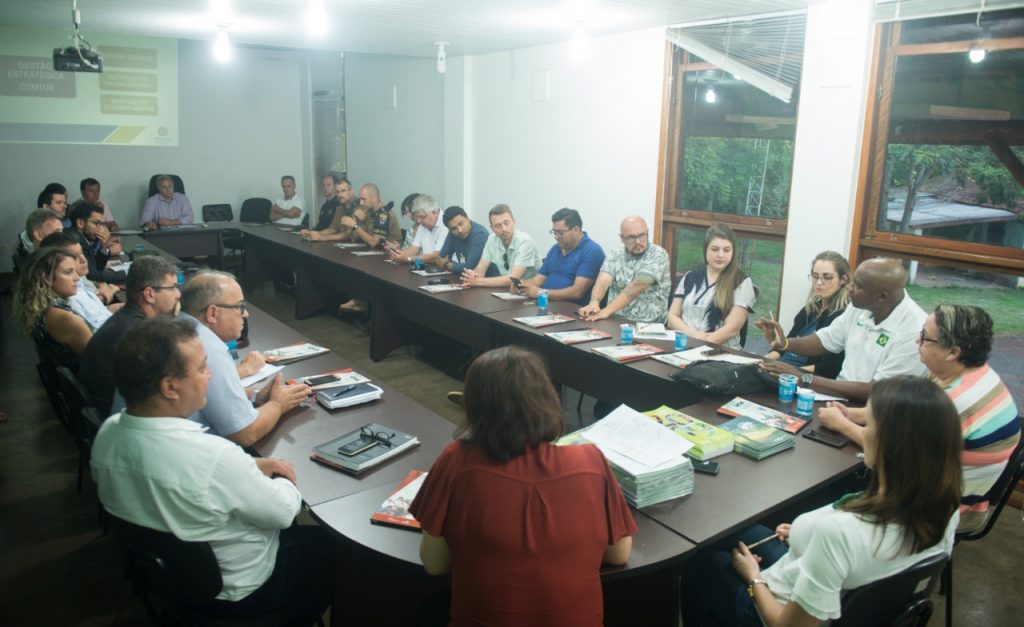 Foz tem 6 iniciativas e dois profissionais concorrendo no Prêmio Nacional do Turismo 1 Reunião do Comtur que faz parte da Gestão Integrada do Turismo. Foto Marcos Labanca