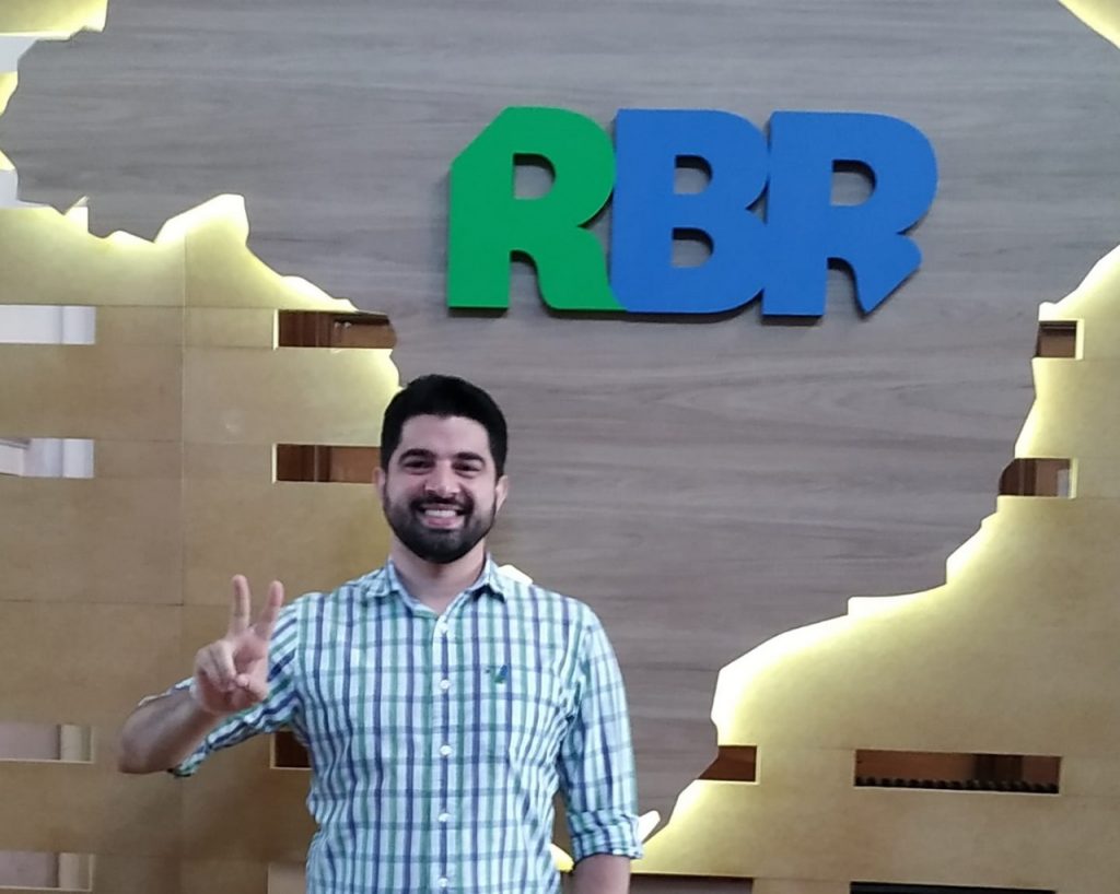 Jovens lideranças de Foz do Iguaçu recebem o certificado do RenovaBR 3 adnan