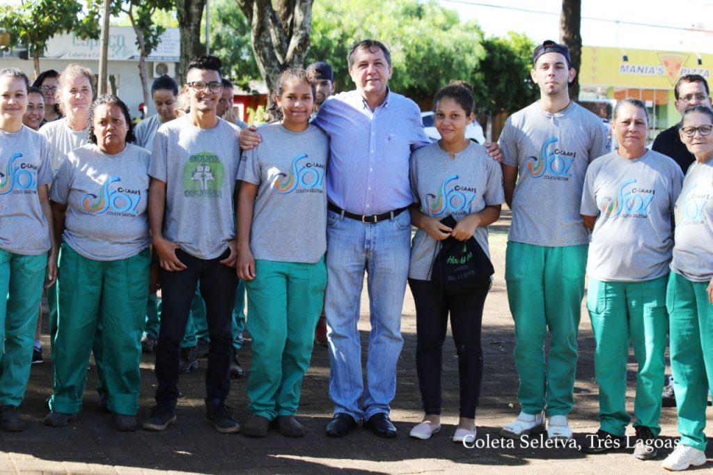 Marca histórica: Coleta Seletiva chega a 100% da área urbana de Foz do Iguaçu. Veja fotos! 1 coleta seletiva foz2