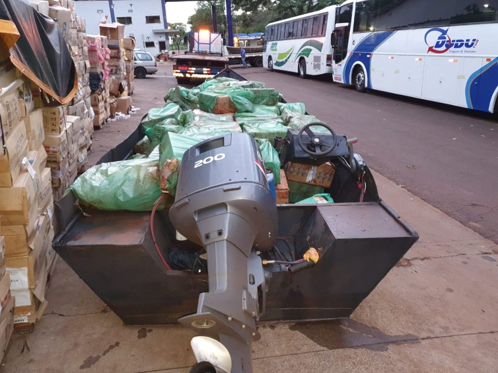 Lago Itaipu e os caminhos do cigarro contrabandeado do Paraguai até o Brasil 2 embarcacao cigarro3