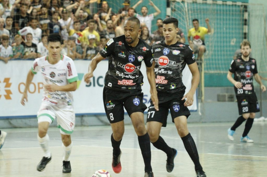 Foz Cataratas Futsal vence e fica mais perto do bicampeonato. Veja fotos! 2 foz cataratas2