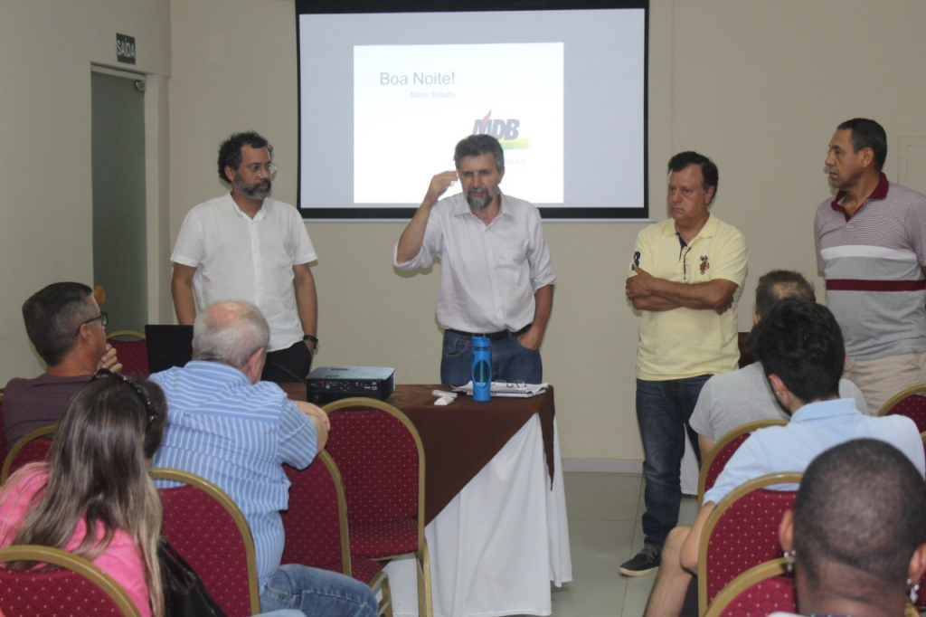 Nilton Bobato fala sobre orçamento municipal a pré-candidatos do MDB de Foz do Iguaçu 1 bobato2