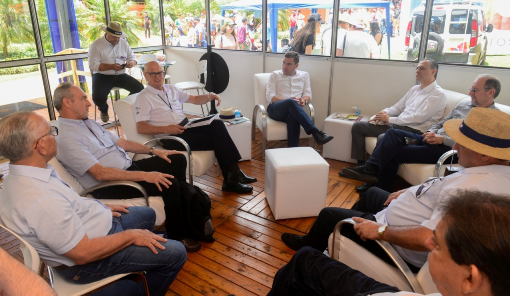 AMOP e POD firmam parceria para promover a sanidade agropecuária no Oeste 2 reuniao