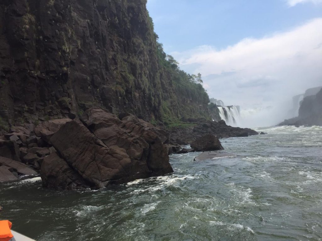 Macuco Safari segue operando normalmente os passeios de barco 2 PEDRÃO CATARATAS