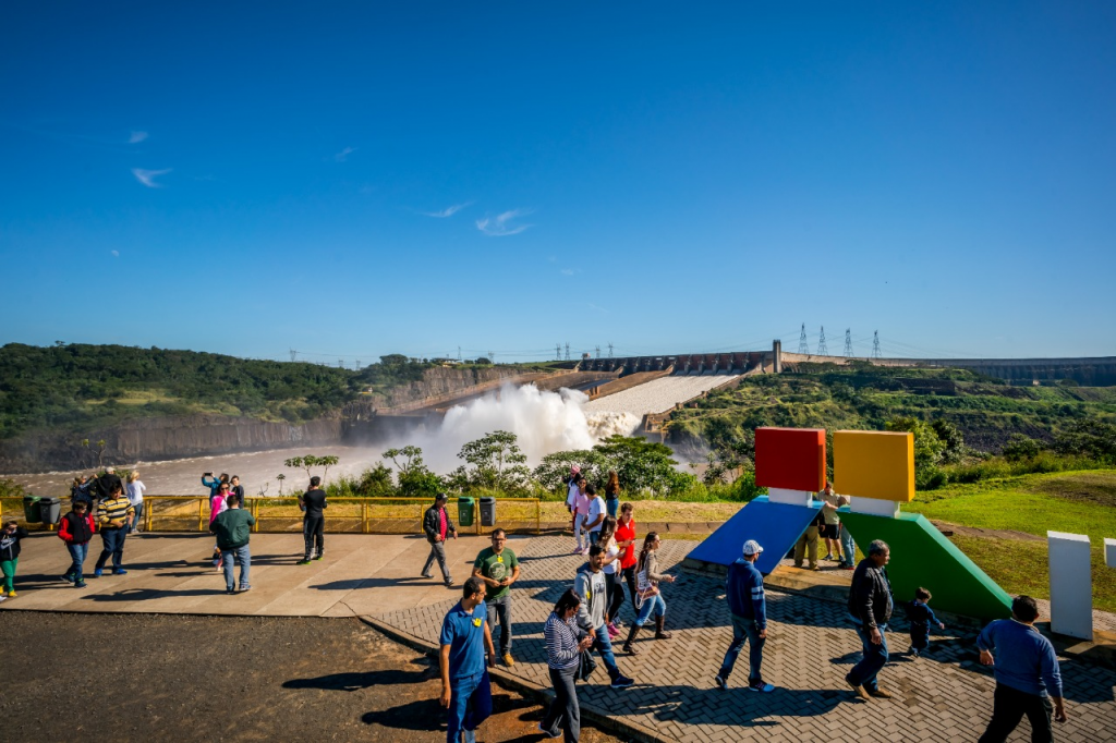 Turismo na usina de Itaipu cresce quase 25% em fevereiro. Veja fotos! 3 itaipu turismo3