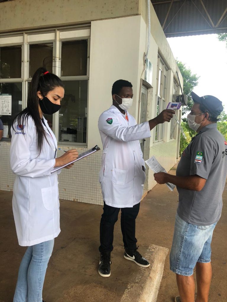 Estudantes da UNILA e da Unioeste atuam nas barreiras sanitárias de Foz do Iguaçu 1 Unila 1