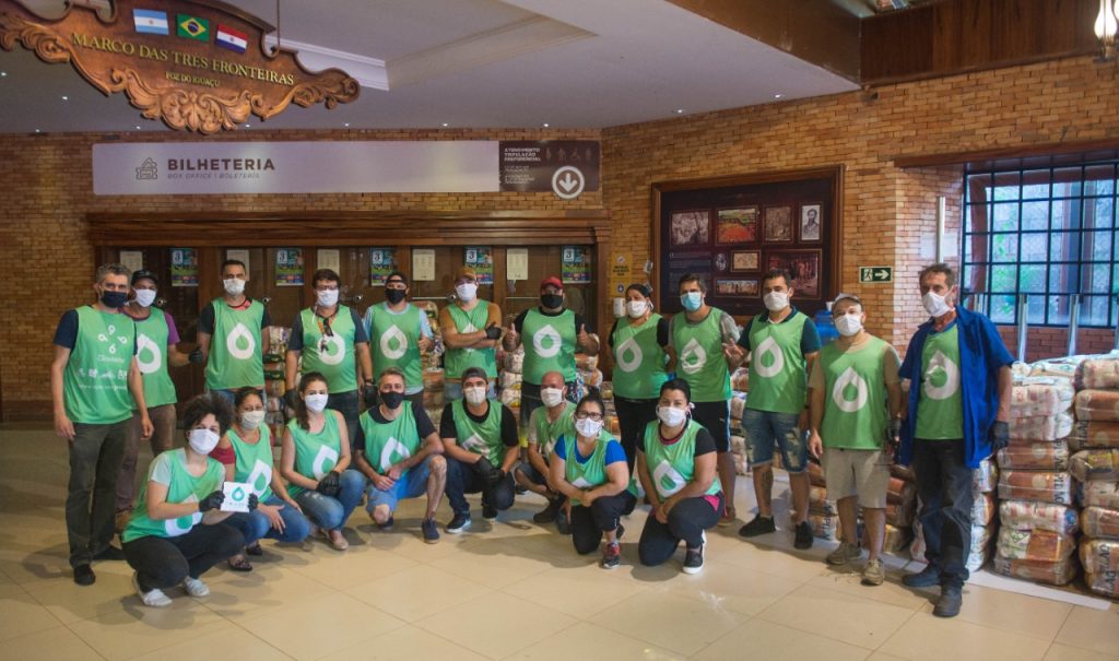 Cataratas inicia doação de 43 toneladas de alimentos em Foz do Iguaçu. Veja mais fotos! 1 cataratas alimentos6