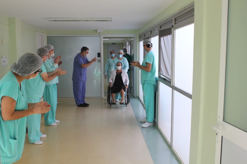 Mulher com 66 anos é a sétima paciente com covid-19 que recebe alta do Hospital Ministro Costa Cavalcanti 1 Alta Paciente Covid