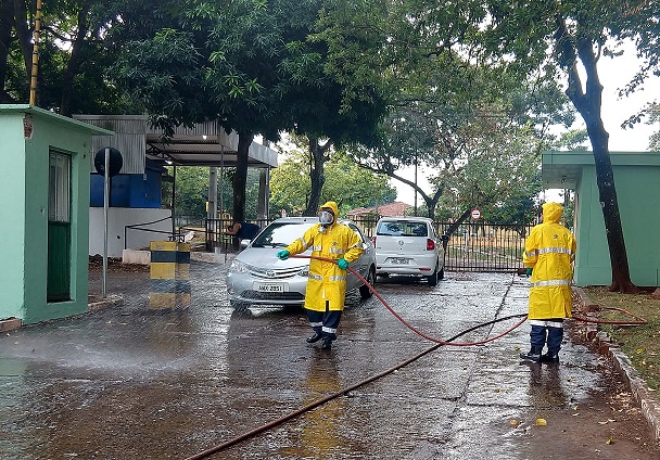 Sanepar higieniza entorno do Hospital Municipal Padre Germano Lauck em Foz do Iguaçu. VEJA FOTOS! 2 Sanepar Hospital
