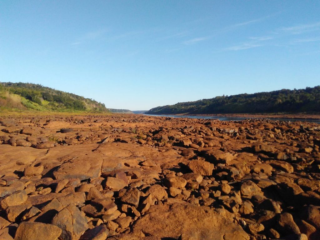 Moradores aproveitam baixa vazão para 'reencontrar' as barrancas dos rios de Foz do Iguaçu. VEJA FOTOS! 9 barranca rio parana9