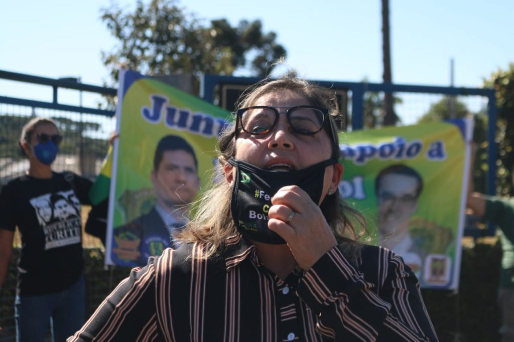 Apoiadores de Moro e Bolsonaro se enfrentam em Curitiba. Repórter da RIC TV Record agredido. Veja fotos! 13 moro x bolsonaro curitiba12