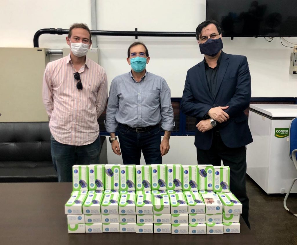 Receita Federal doa veículo ao Hospital Municipal de Foz do Iguaçu 2 Da direita para a esquerda Delegado da Receita Federal o Auditor fiscal Paulo Bini Giuliano Inzis Secretário Municipal de Saúde de Foz do Iguaçu e Dr. Ricardo Lacerda Diretor da Atenção Básica da PMFI.