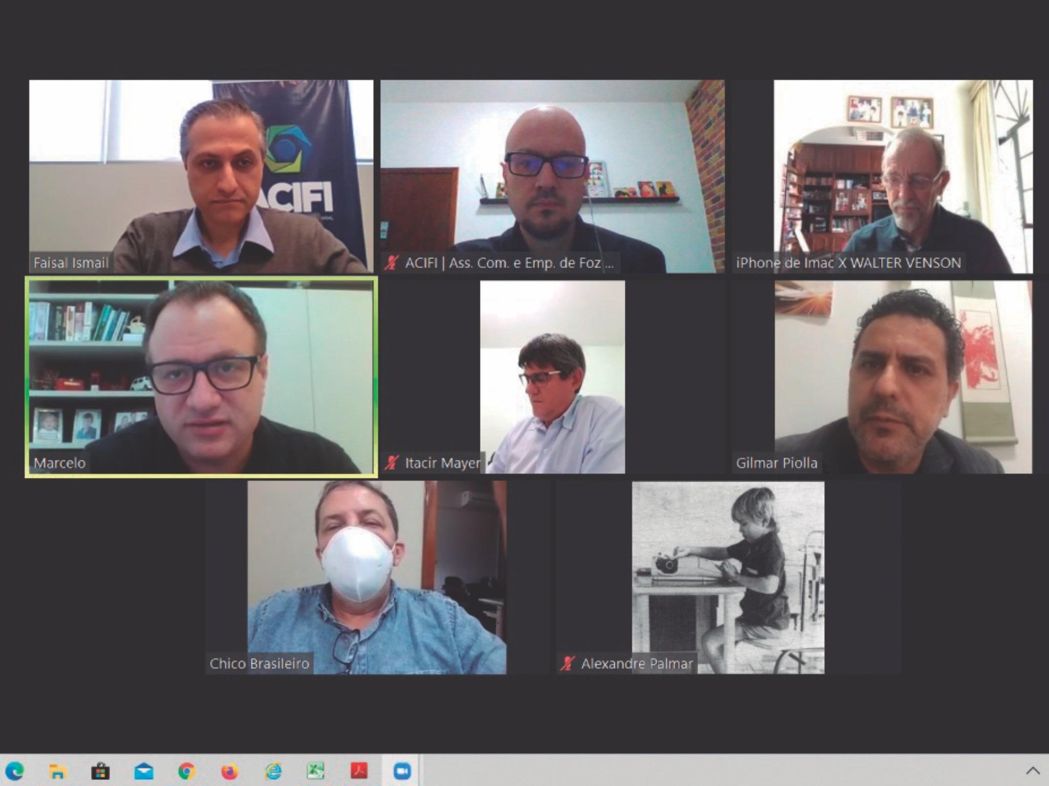 Prefeito Chico Brasileiro em reunião virtual com representantes da Acifi e do Sindilojas