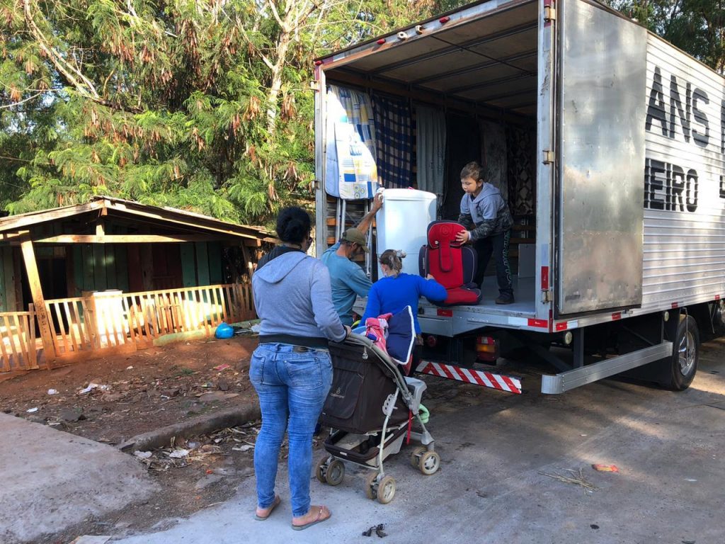 Famílias de São Miguel do Iguaçu são realocadas de áreas de risco para casas populares. Veja fotos da mudança! 3 São Miguel do Iguaçu 3