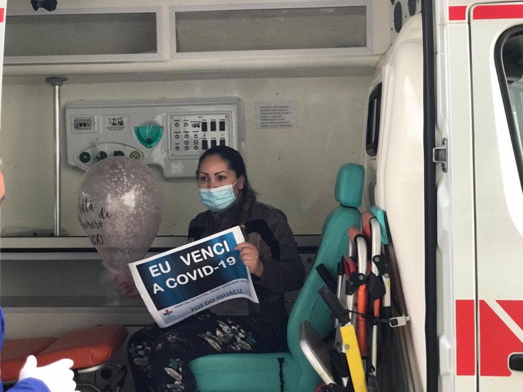Hospital Municipal de Foz do Iguaçu celebra a marca de 200 altas de pacientes recuperados da Covid-19 2 Alta hospitalar 1