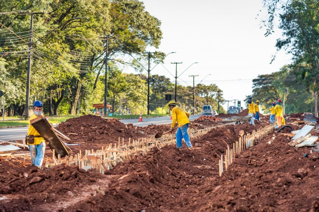 Silva e Luna completa um ano e meio à frente de Itaipu, com gestão reestruturada e voltada para a região 3 Construção de ciclovias calçamento e iluminação na Vila A. Foto Rubens Fraulini Itaipu Binacional 1