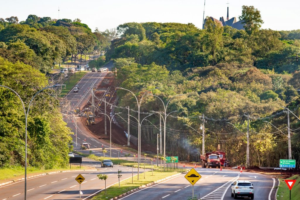 Silva e Luna completa um ano e meio à frente de Itaipu, com gestão reestruturada e voltada para a região 4 Construção de ciclovias calçamento e iluminação na Vila A. Foto Rubens Fraulini Itaipu Binacional