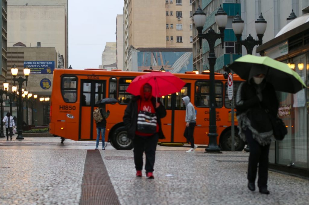 Fotos do frio, sem neve, em Curitiba 2 Frio em Curitiba 1