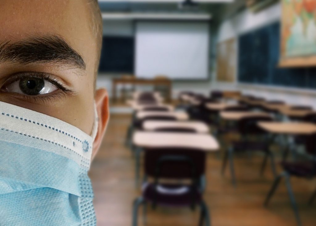 Educadores do Paraná podem iniciar greve para evitar volta às aulas na pandemia 1 Para educadores normal é protegera a vida foto Pixabay Imagem ilustrativa