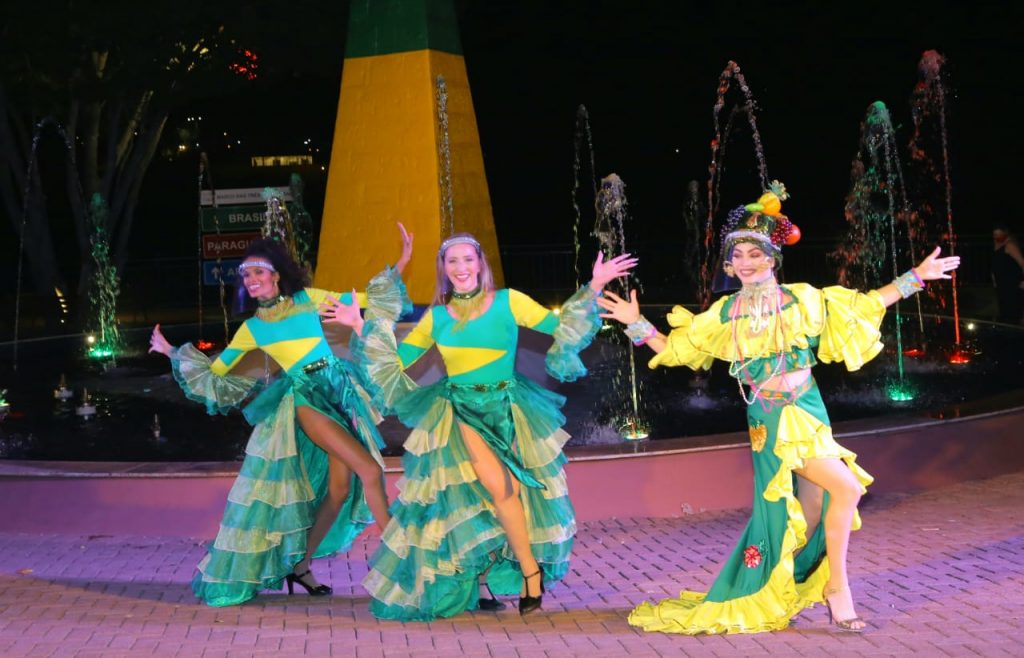 Com a reabertura do Marco das 3 Fronteiras, voltaram as apresentações culturais no atrativo. VEJA FOTOS! 14 danca no marco 3 fronteiras 15