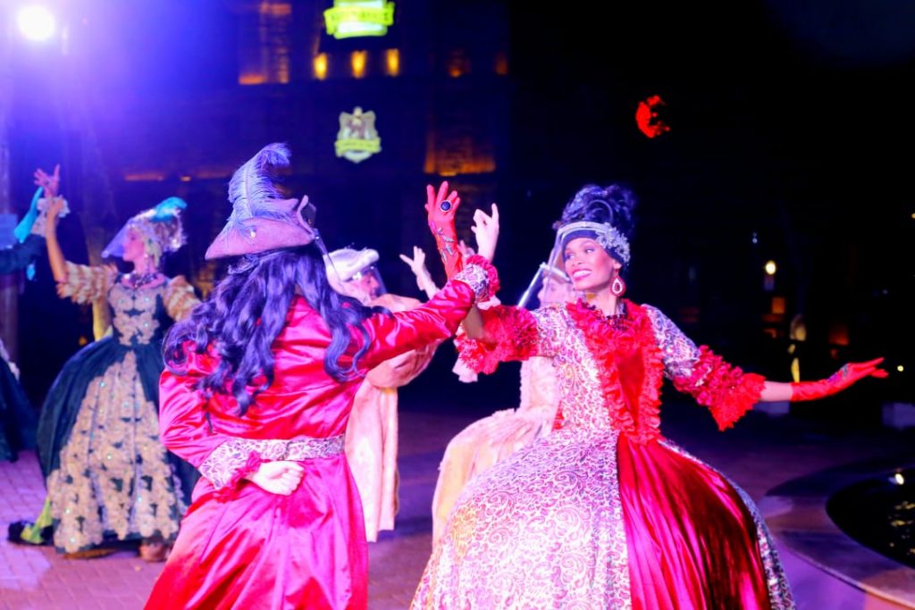 Com a reabertura do Marco das 3 Fronteiras, voltaram as apresentações culturais no atrativo. VEJA FOTOS! 2 danca no marco 3 fronteiras 2