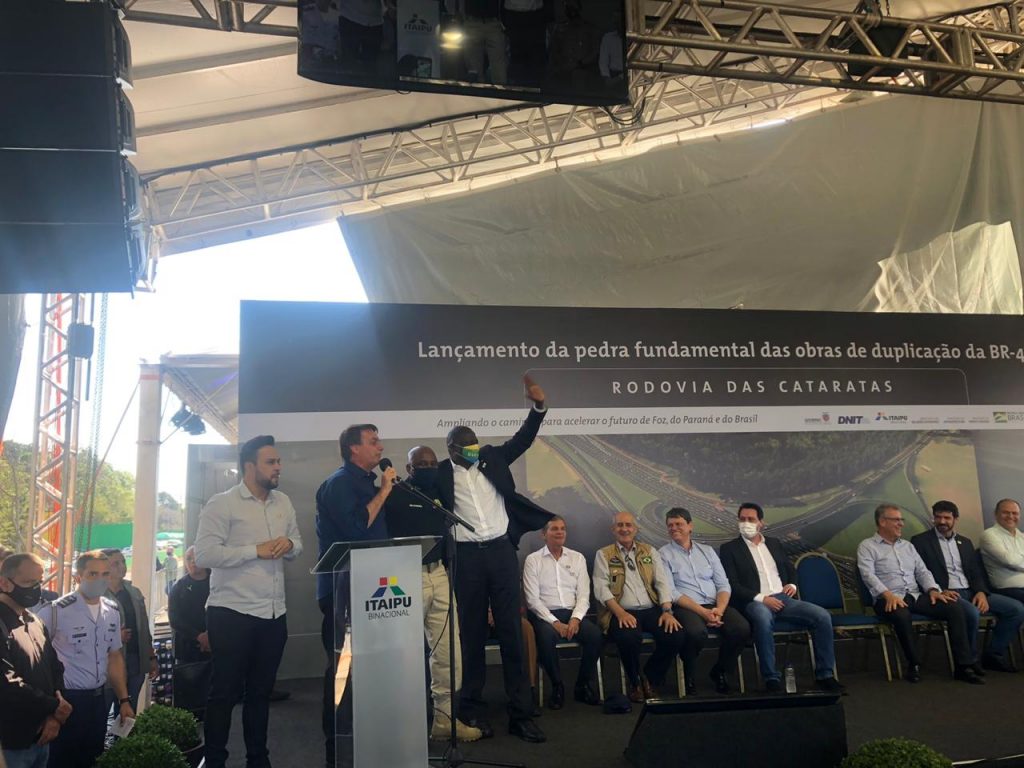 Bolsonaro lança pedra fundamental de duplicação da BR-469, a Rodovia das Cataratas de Foz do Iguaçu 3 pedra fundamental bolsonaro2