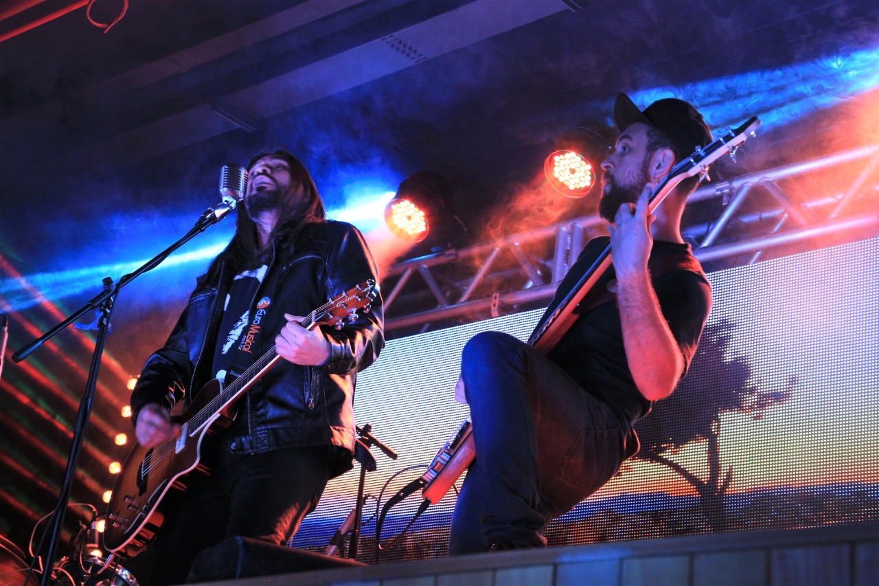 Banda Magnum Rock Machine