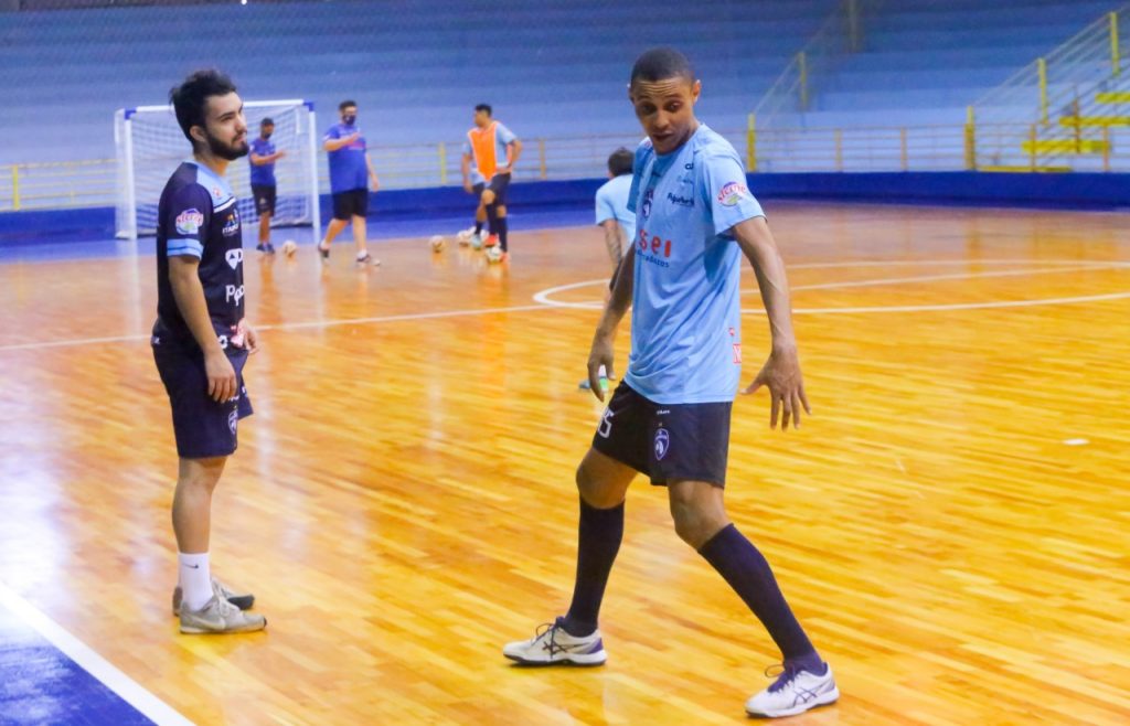 Inspiração que vem do futsal da fronteira. Veja foto e assista reportagens da formação de atletas 1 Base Foz Futsal