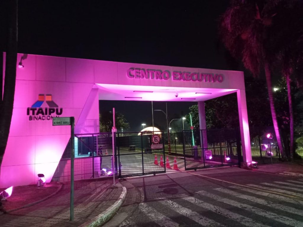 Oficialmente, nesta quinta-feira (1º), Itaipu se veste de rosa. Veja fotos! 3 itaipu outubro rosa2