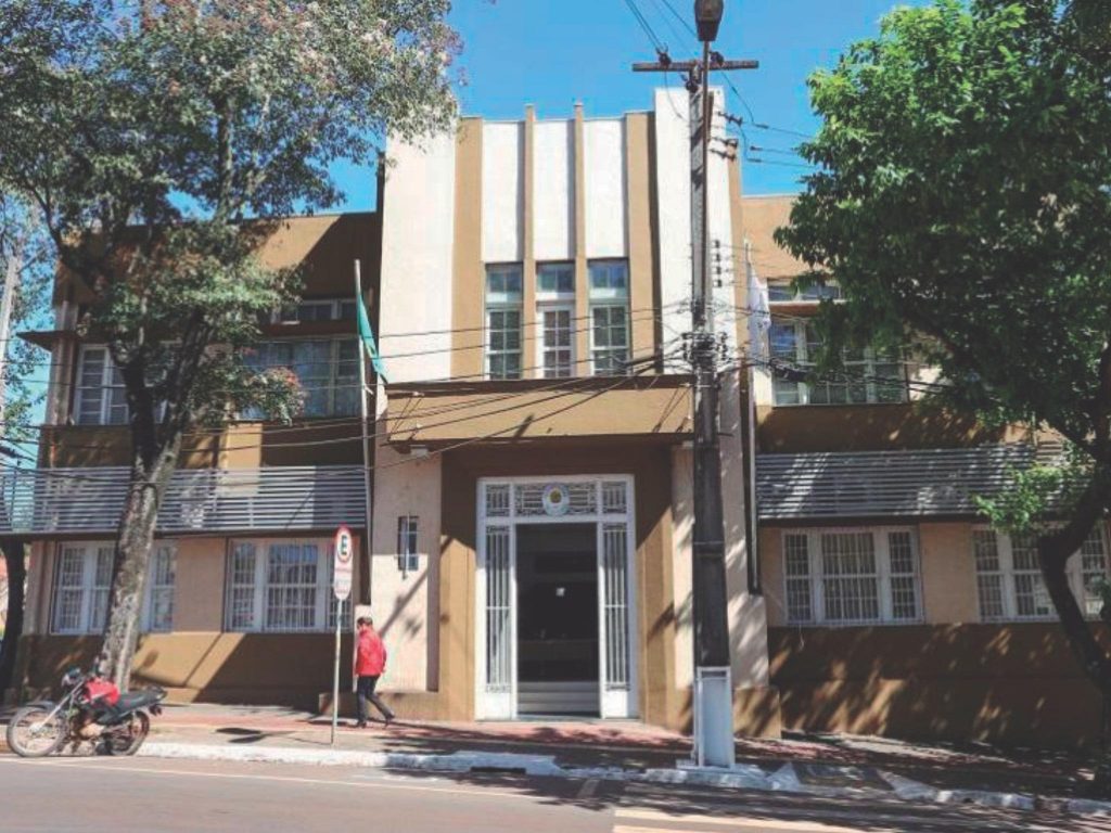 Pagamento do 13º salário dos servidores municipais vai injetar R$ 33 milhões na economia de Foz do Iguaçu 1 Prefeitura de Foz Foto AMN