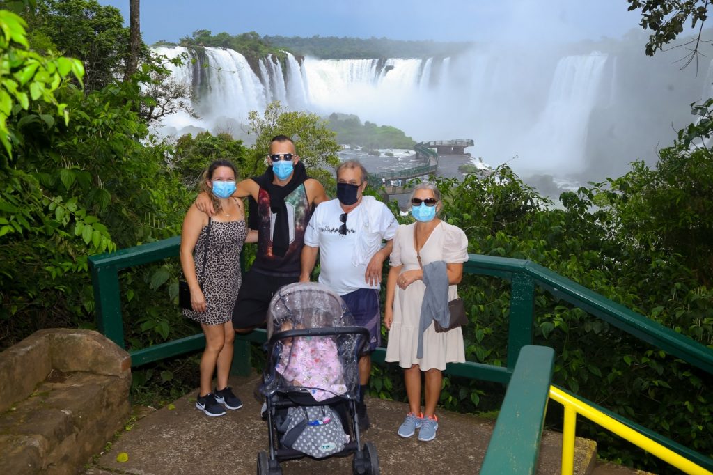 Parque Nacional do Iguaçu recebe cerca de 12 mil visitantes no feriadão de Nossa Senhora Aparecida 3 cataratas feriado padroeira1