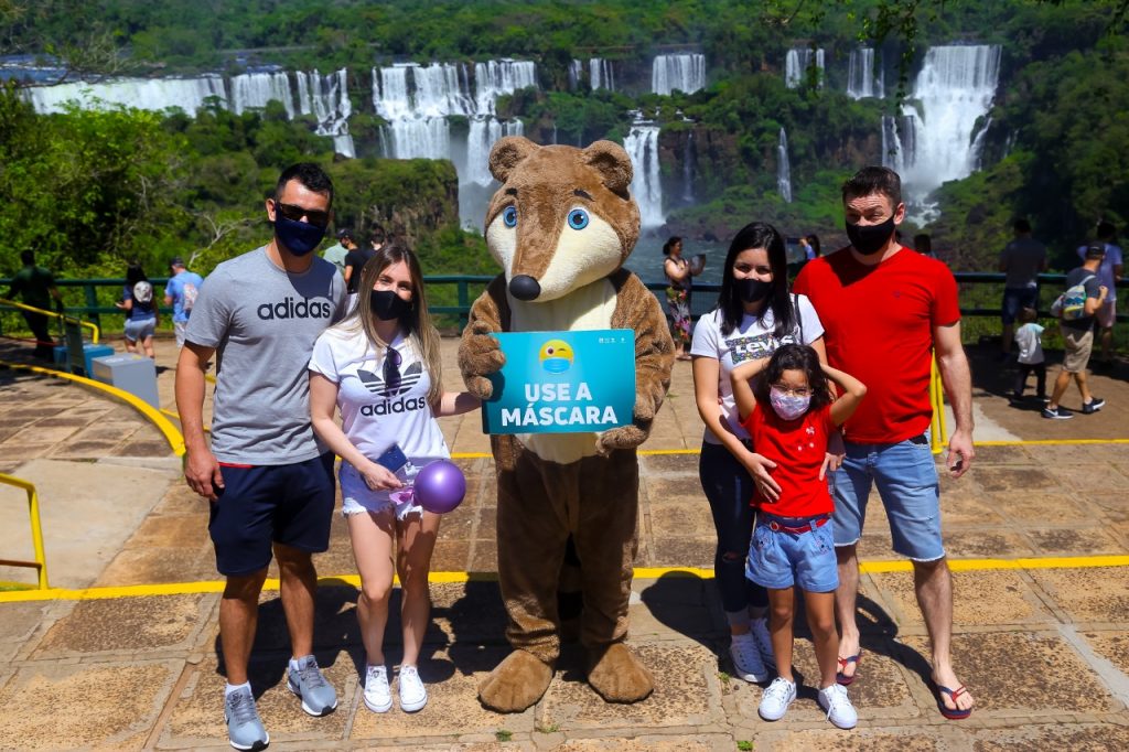Parque Nacional do Iguaçu recebe cerca de 12 mil visitantes no feriadão de Nossa Senhora Aparecida 1 cataratas feriado padroeira2
