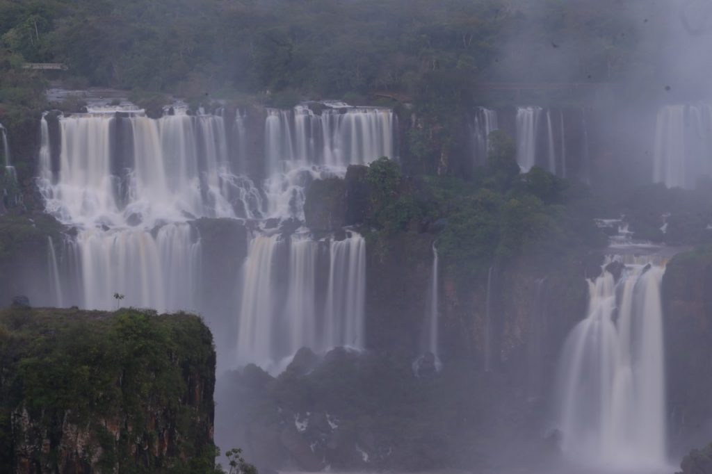 Parque Nacional do Iguaçu abrirá uma hora mais tarde no domingo, dia 15 2 Cataratas Foto Nilton Rolin 1