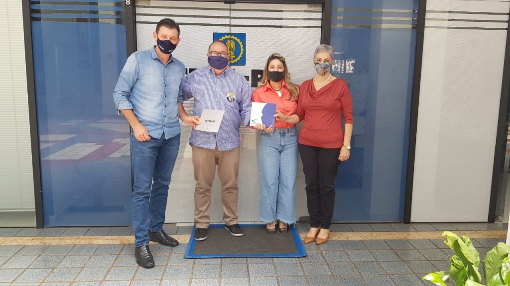 Candidatos a prefeito de Foz do Iguaçu recebem propostas da Agenda Parlamentar 2020 do Crea-PR 3 FOTO 4