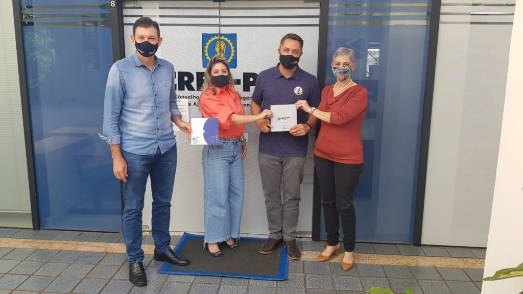Candidatos a prefeito de Foz do Iguaçu recebem propostas da Agenda Parlamentar 2020 do Crea-PR 5 FOTO 6