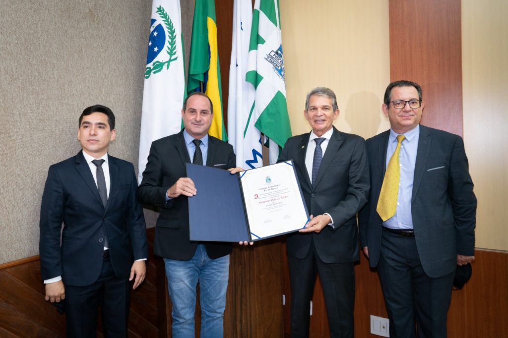 Homem da terra: general Silva e Luna é reconhecido como cidadão honorário de Foz do Iguaçu 2 General Silva e Luna cidadao honorario fotos Sara Cheida Itaipu Binacional 2