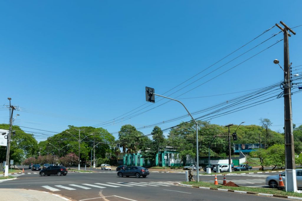 Semáforos inteligentes começam a ser instalados na Vila A, em Foz do Iguaçu 2 Semaforos inteligentes Fotos Kiko Sierich PTI