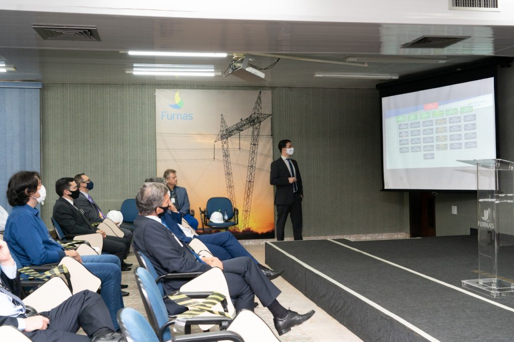 Diretor-geral da Itaipu, general Silva e Luna faz primeira visita à subestação de Furnas, em Foz do Iguaçu 3 Visita Itaipu foto Sara Cheida Itaipu Binacional 3