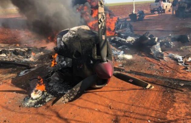 aviao incendiado