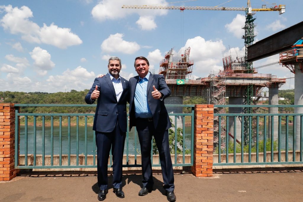 Segunda ponte: financiada pela margem brasileira de Itaipu, metade da obra já deverá estar pronta até o final do ano 3 Marito e Bolsonaro Foto Rubens Fraulini Itaipu Binacinal 1