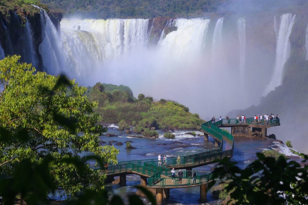 “Quero continuar este belo trabalho desenvolvido até aqui”, diz nova chefe do Parque Nacional do Iguaçu 3 Passarela do mundo nas Cataratas do Iguacu Foto Nilton Rolin